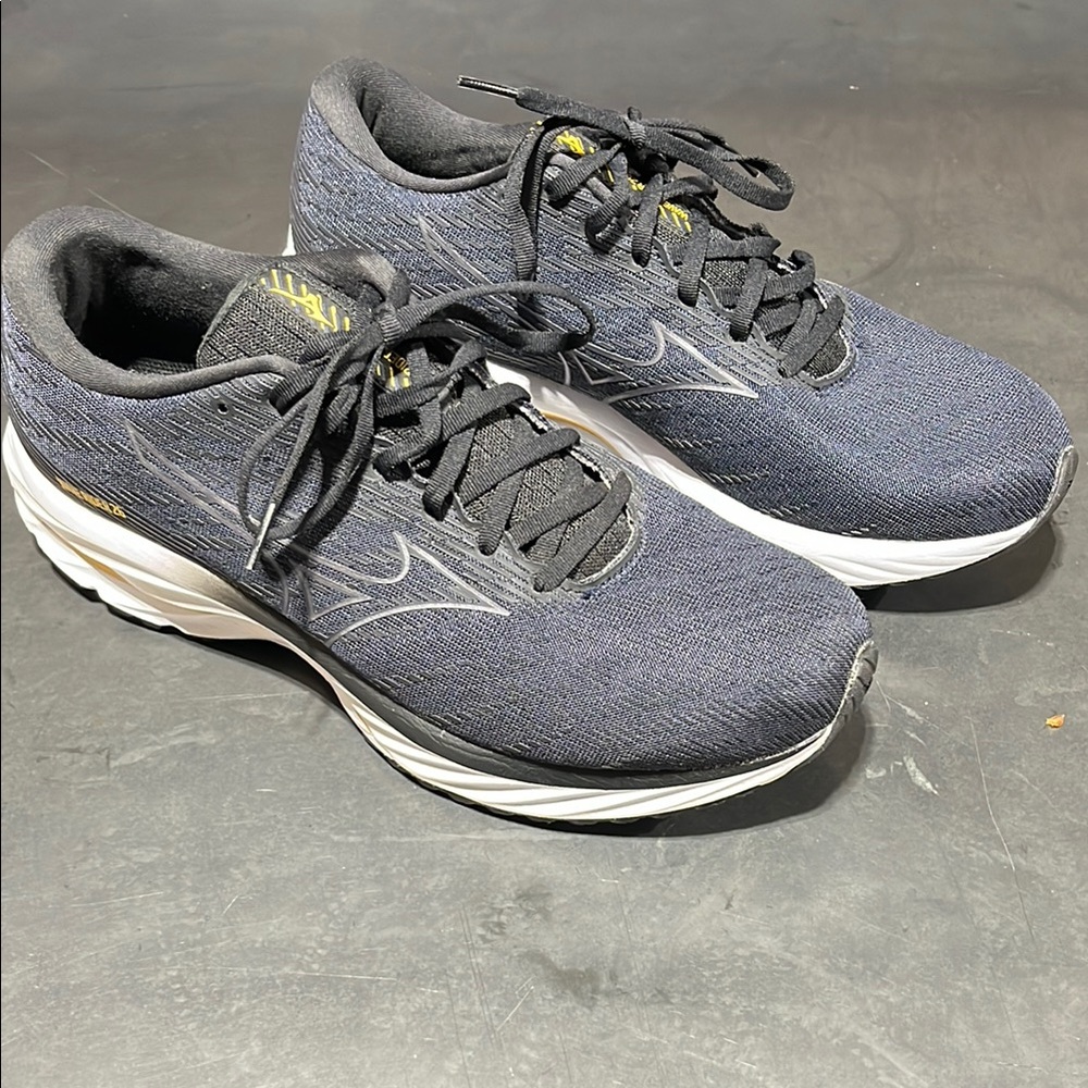 Mizuno Men's Wave Runner - Running Shoes